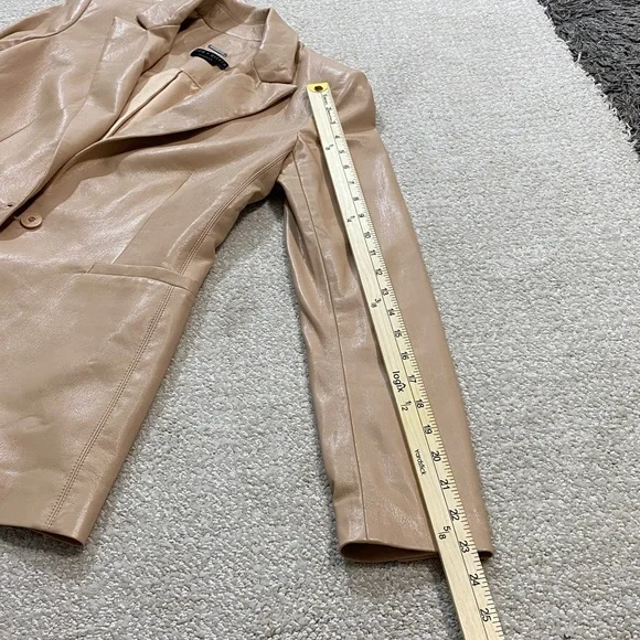 Alice + Olivia Women’s Almond Faux Leather Jacket Size 4 - Picture 16 of 16